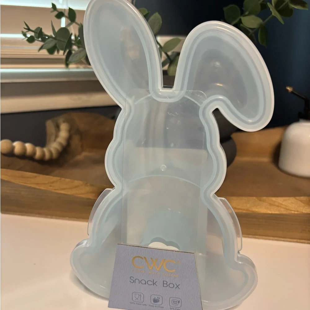 CWC Bunny-Shaped Snack Box - Translucent White - Picture 3 of 4